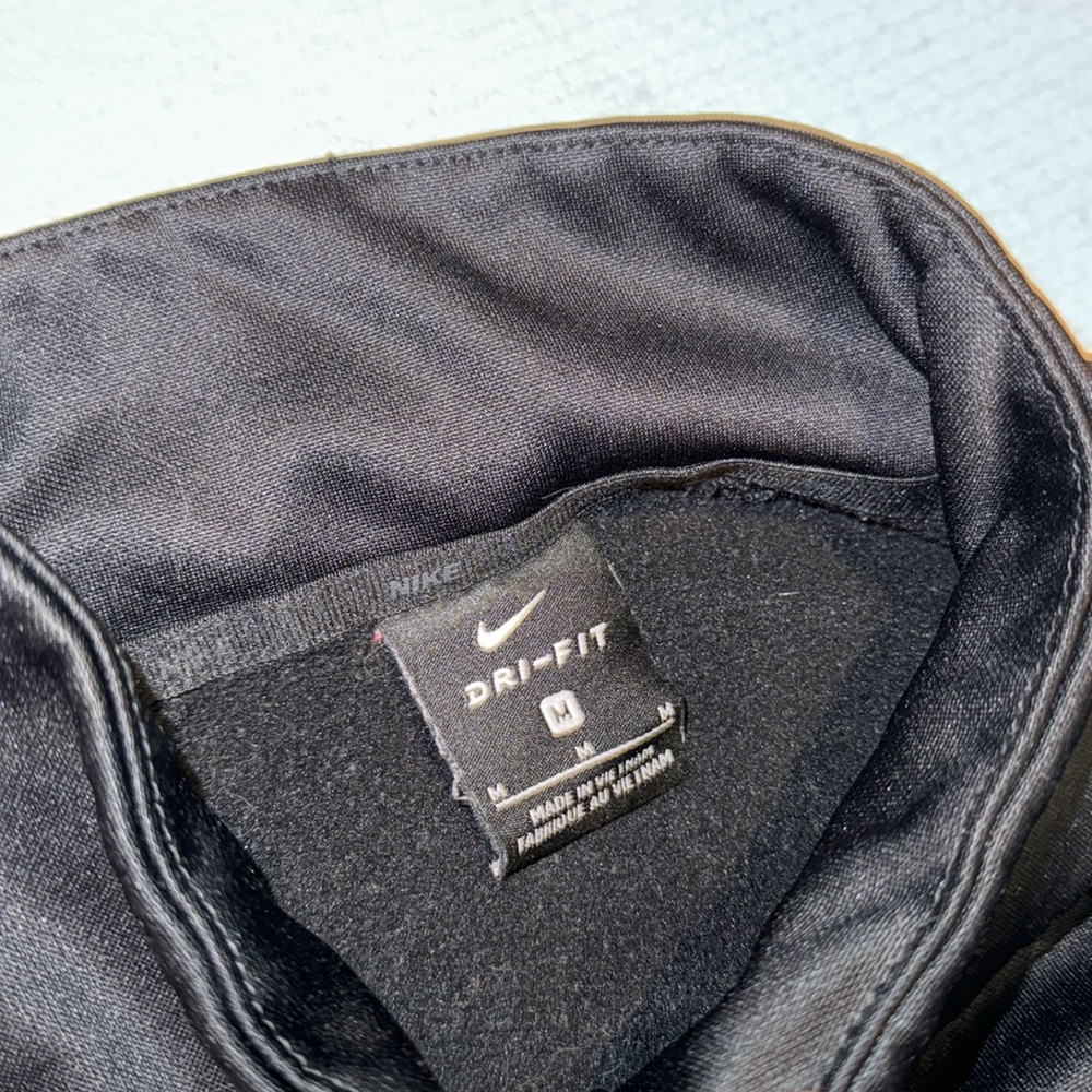 Women’s Nike Pullover - Picture 4 of 4